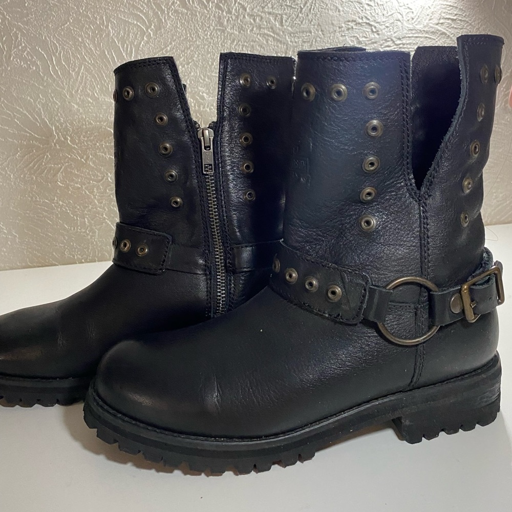 Women’s Harley Davidson Kendrick boots. Size 8.5M.